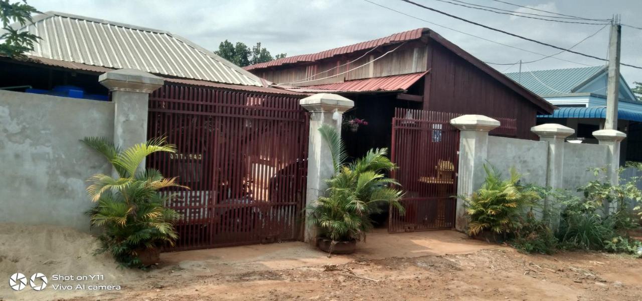 Bee Bee'S Chalets Home Stay And Trekking Banlung Exterior photo
